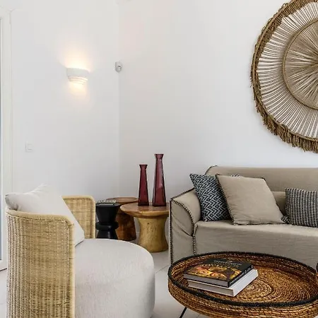 Retreat Hill Villas *